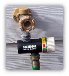 Picture of a single zone controllers connect to the hose line.
Left: This style is manually turned on and automatically turns off the water flow after the set number of minutes.